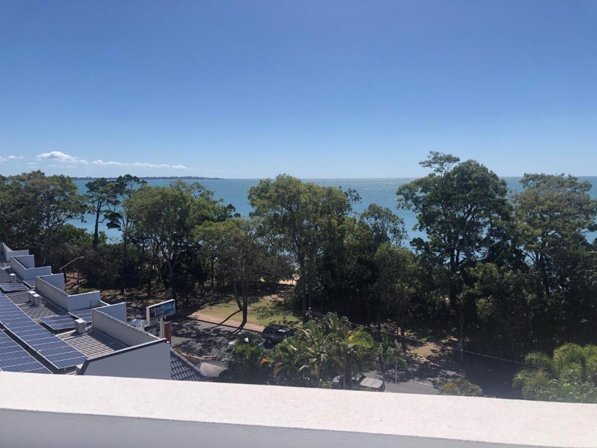 Grand Mercure Allegra Hervey Bay Buitenkant foto View of Moreton Bay from the University of Queensland St Lucia campus