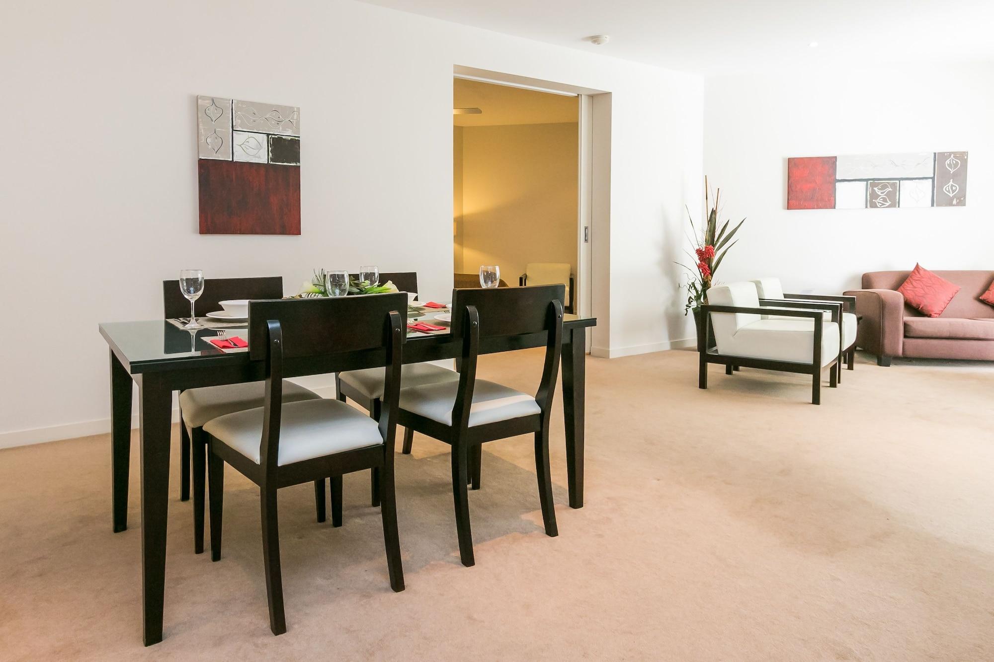 Grand Mercure Allegra Hervey Bay Buitenkant foto A typical apartment at the complex