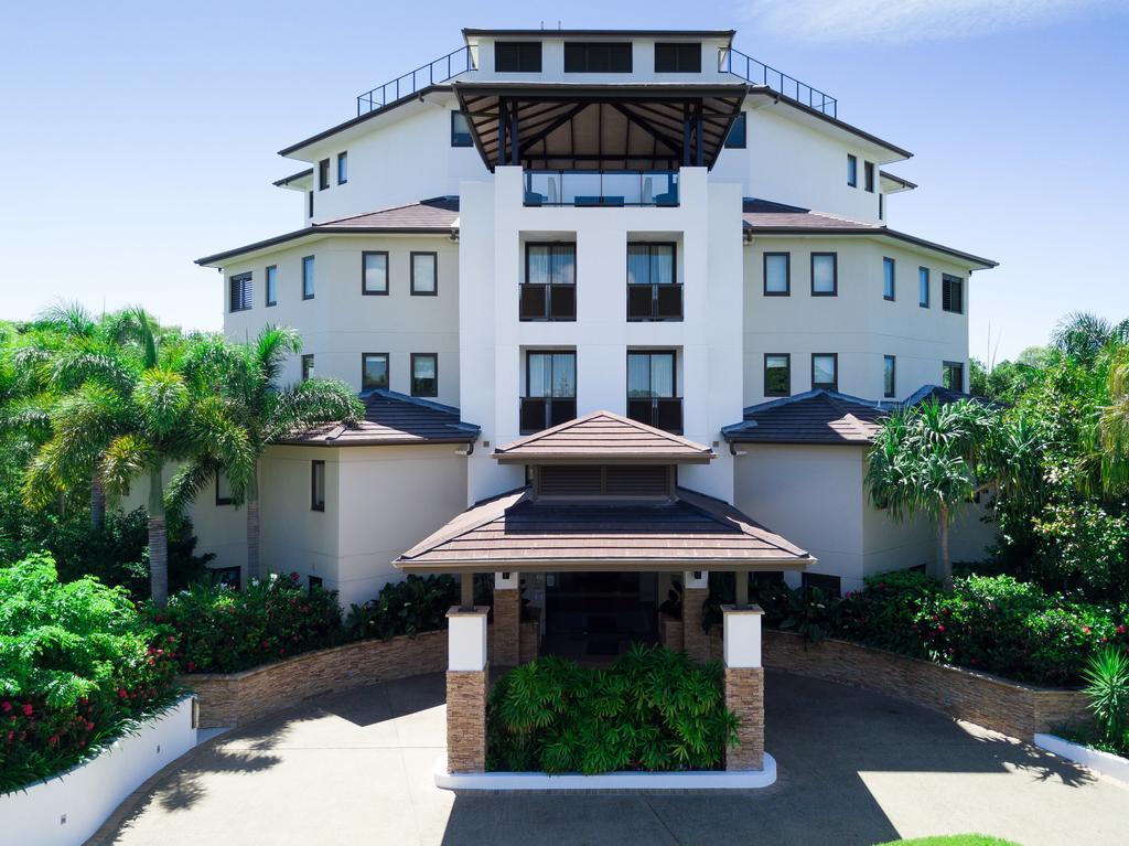 Grand Mercure Allegra Hervey Bay Buitenkant foto The hotel's main building