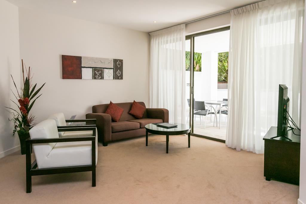 Grand Mercure Allegra Hervey Bay Buitenkant foto A living room