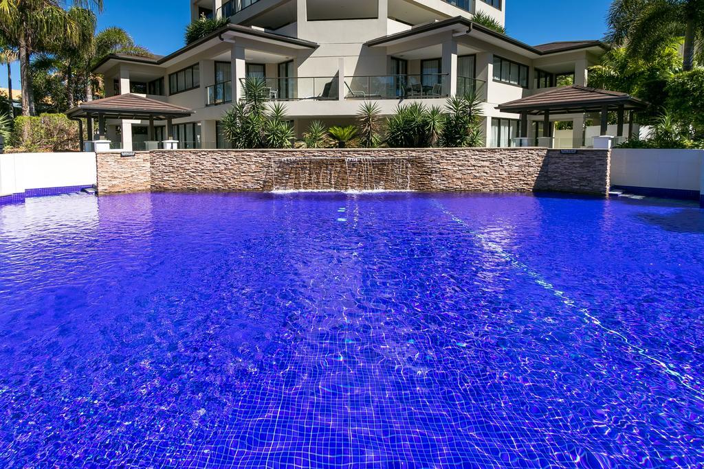 Grand Mercure Allegra Hervey Bay Buitenkant foto The pool at the Sheraton Resort