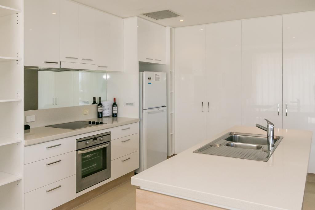 Grand Mercure Allegra Hervey Bay Buitenkant foto A modern Australian kitchen