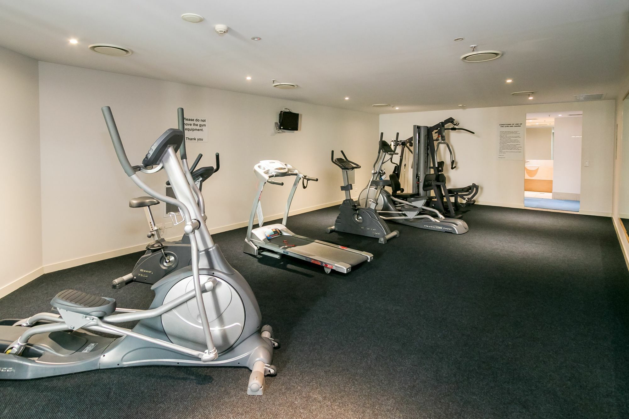 Grand Mercure Allegra Hervey Bay Buitenkant foto The gym at the hotel