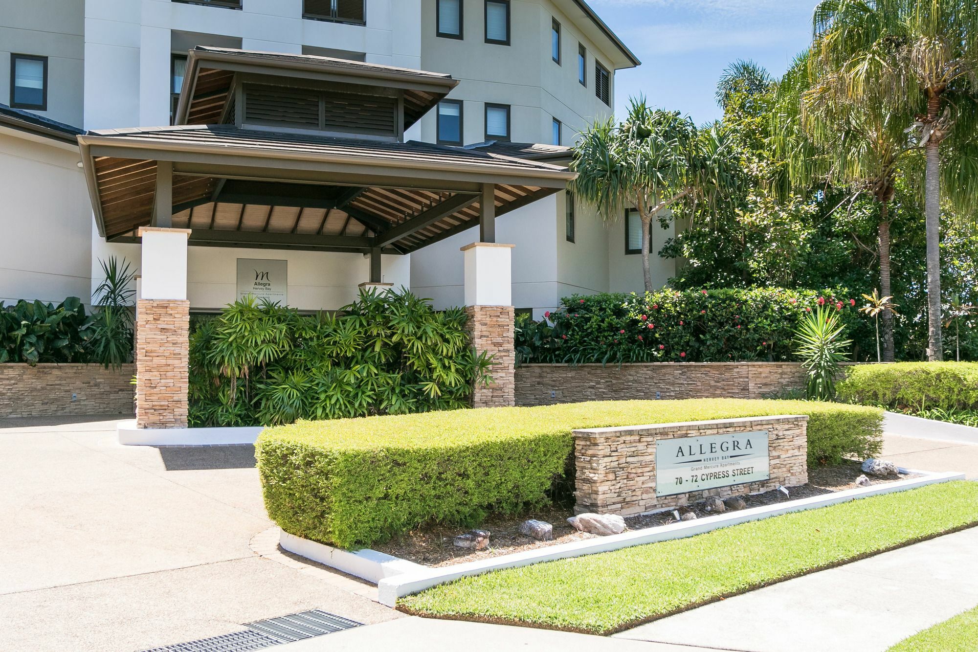 Grand Mercure Allegra Hervey Bay Buitenkant foto Entrance to the building