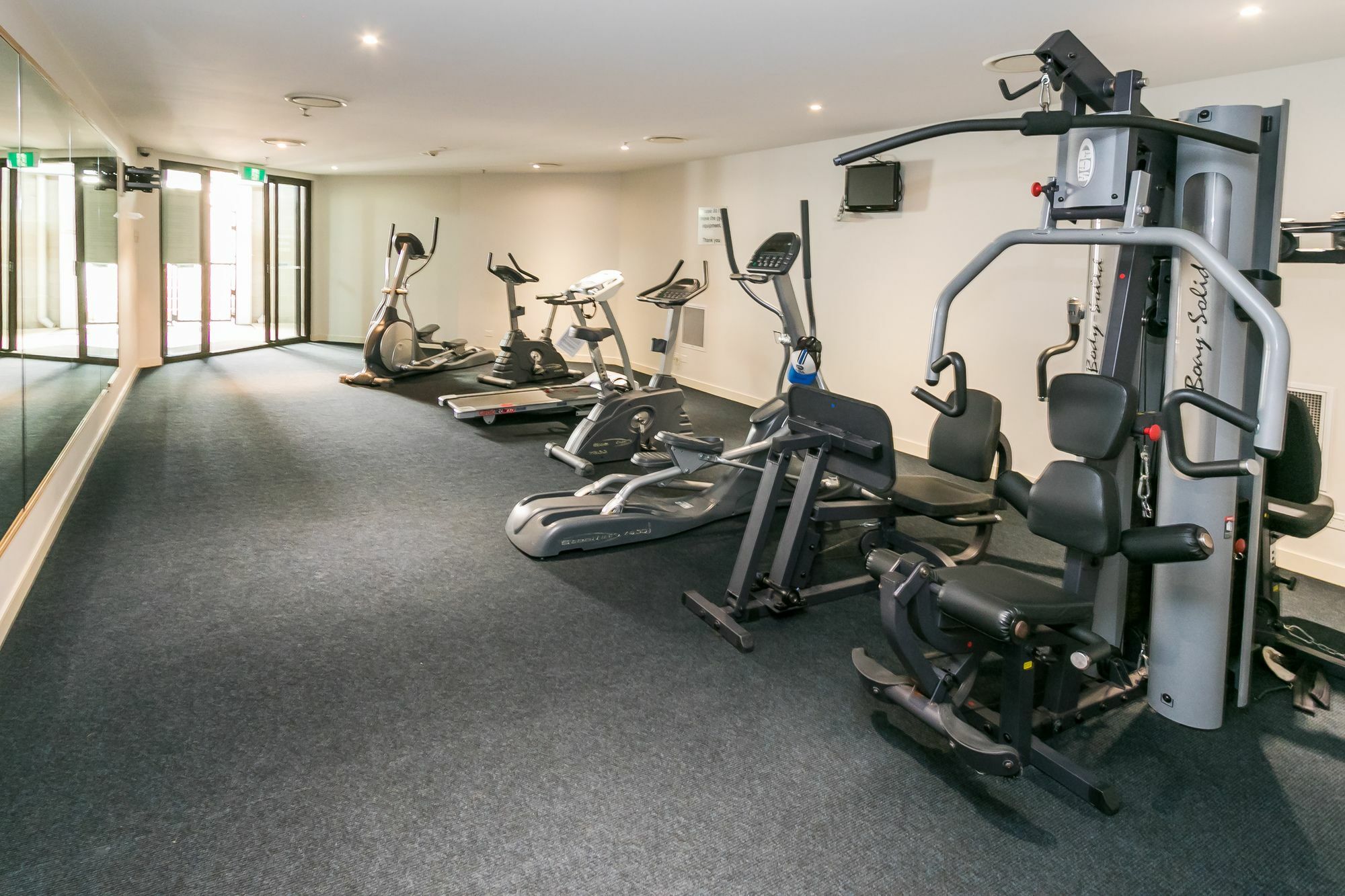Grand Mercure Allegra Hervey Bay Buitenkant foto The gym at the hotel