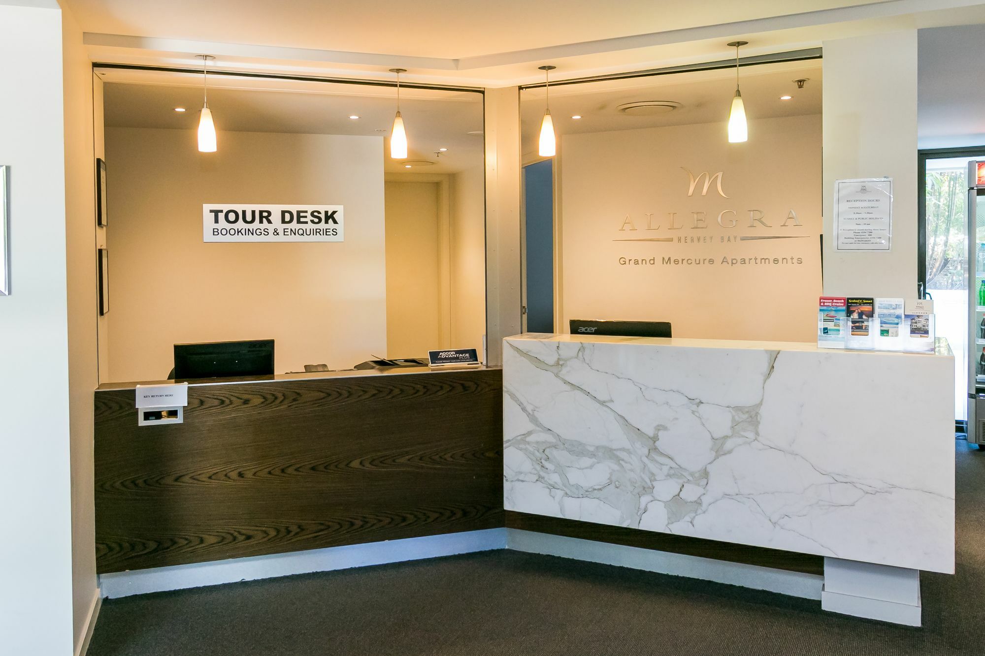 Grand Mercure Allegra Hervey Bay Buitenkant foto Tour Desk at the National Museum of the United States Army